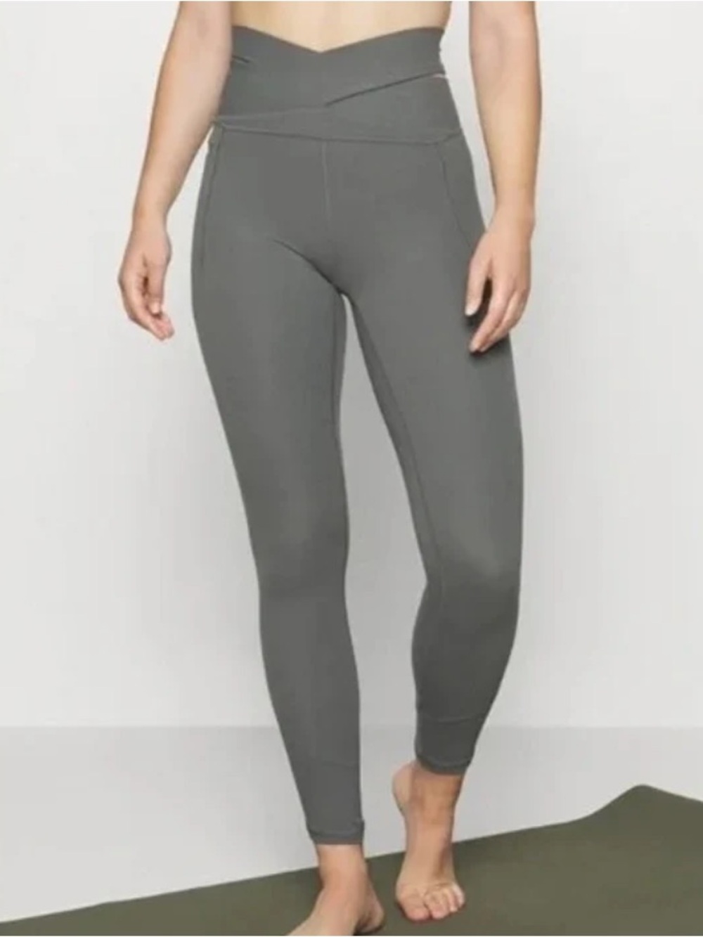 Athleta Salutation Stash Wrap Tight Leggings in Grey
